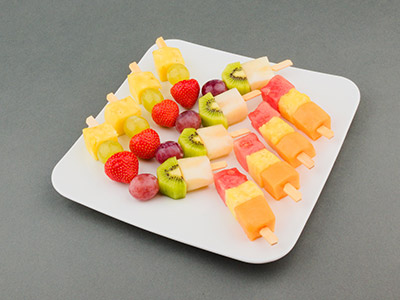 Brochettes de fruits (12 pcs)