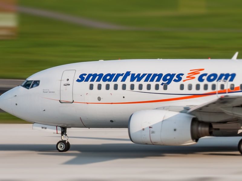 Boeing 737-700 Boeing 737-700