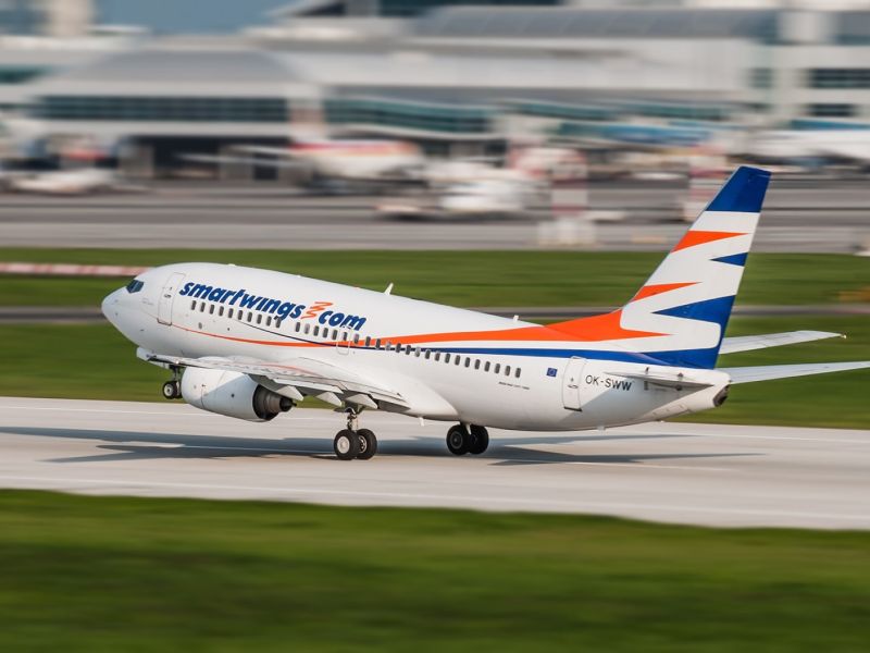 Boeing 737-700 Boeing 737-700